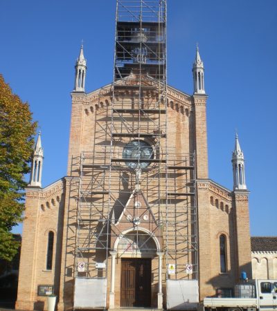 Restauro della guglia centrale della facciata della chiesa parrocchiale di San Bonifacio martire a Levada di Ponte di Piave.