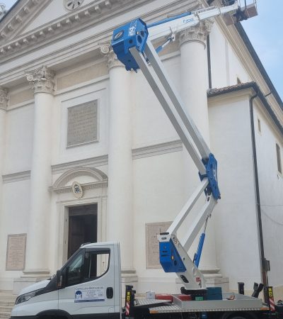 Interventi esclusivi di realizzazione impianto antivolatili elettrostatico per chiese.