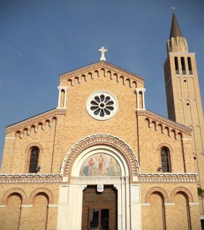RESTAURO DELLA PAVIMENTAZIONE DELLA CAPPELLA DEL FONTE BATTESIMALE DELLA CHIESA ARCIPRETALE DI JESOLO (VE)